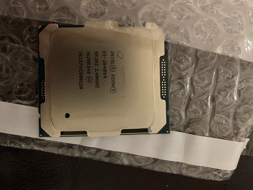 An Intel Xeon E5-2640 v4 on bubble wrap